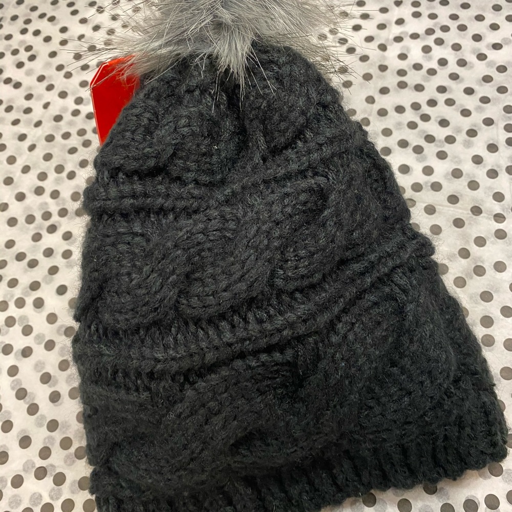 The North Face triple cable fur Pom beanie NWT - Picture 5 of 8